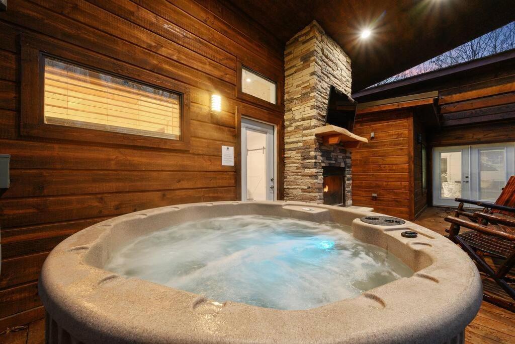 Diamond Cabin W/ Jet Shower & Secluded Back Deck! Broken Bow Εξωτερικό φωτογραφία